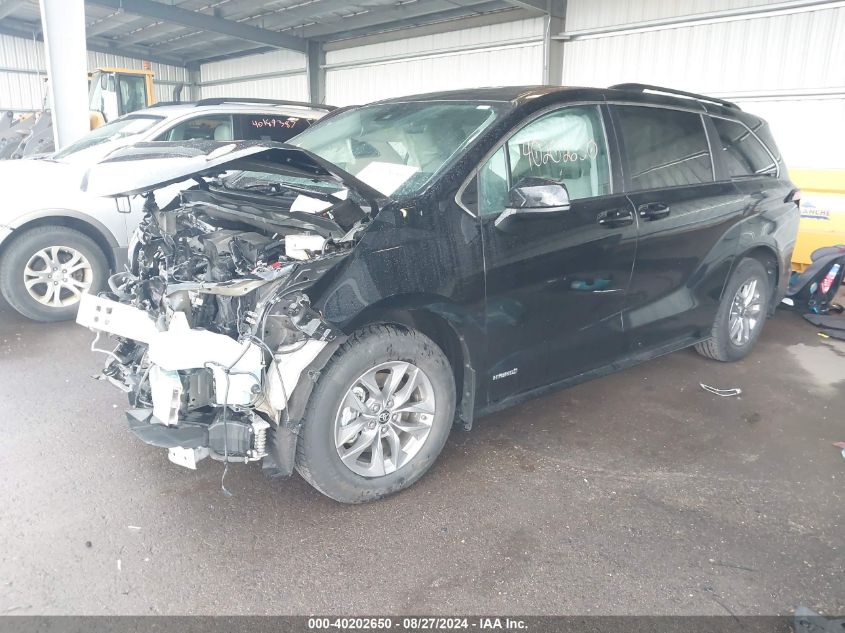 2021 TOYOTA SIENNA LE