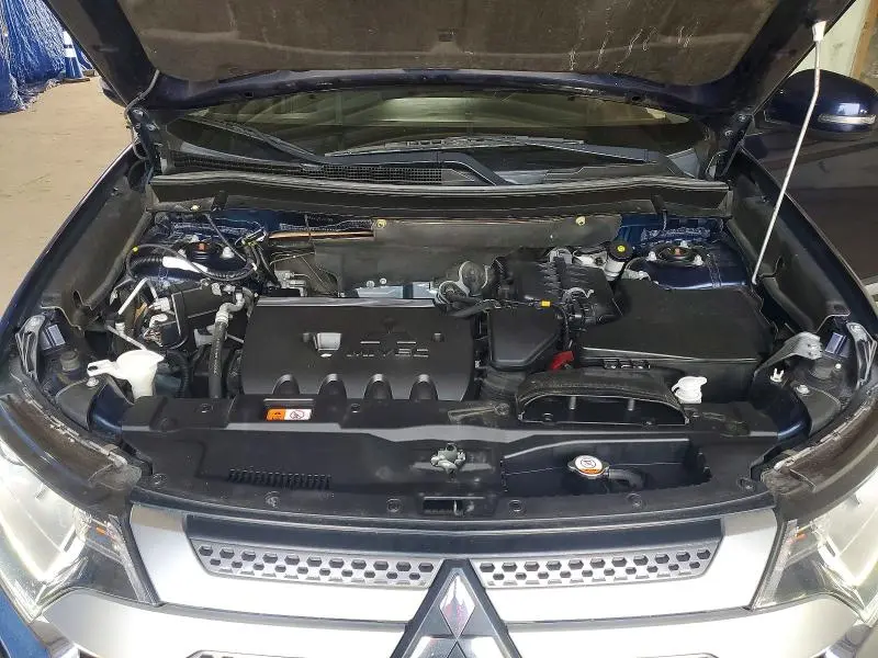 2020 MITSUBISHI OUTLANDER SE  