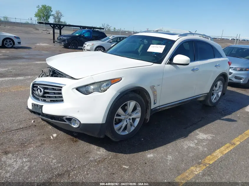 2014 INFINITI QX70  