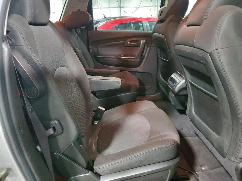 2011 CHEVROLET TRAVERSE LT  