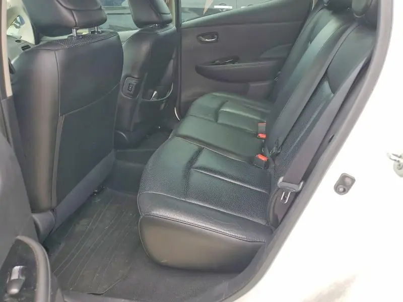 2015 NISSAN LEAF SL  
