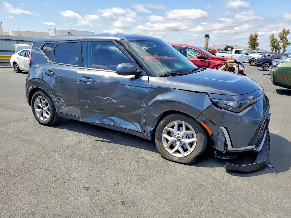 2024 KIA SOUL LX  