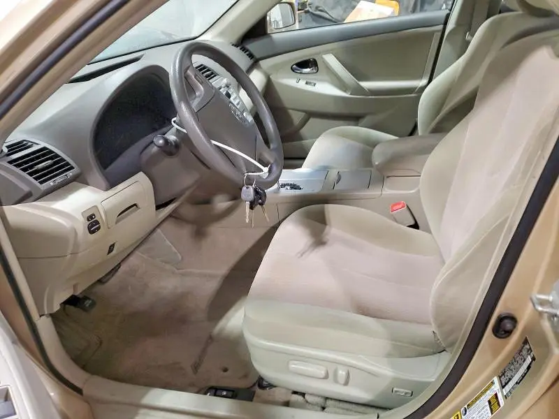 2010 TOYOTA CAMRY LE  