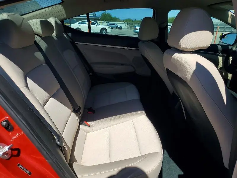 2018 HYUNDAI ELANTRA SE  