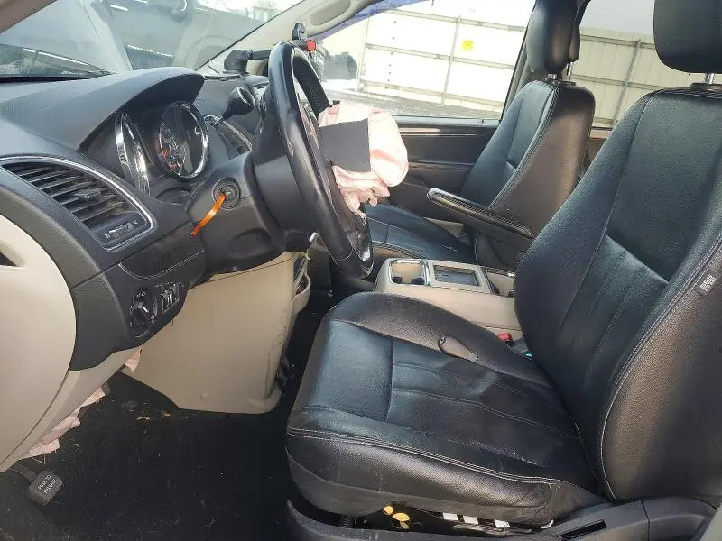 2013 CHRYSLER TOWN & COUNTRY TOURING  