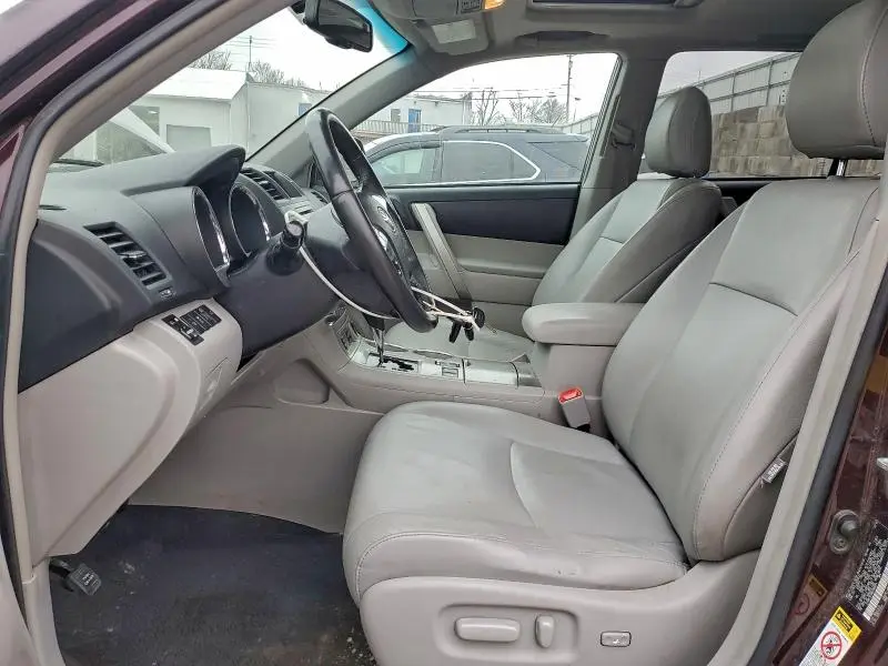 2011 TOYOTA HIGHLANDER BASE  