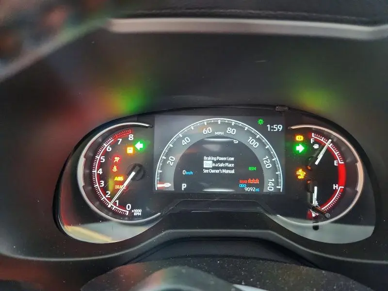 2025 TOYOTA RAV4 XLE PREMIUM  