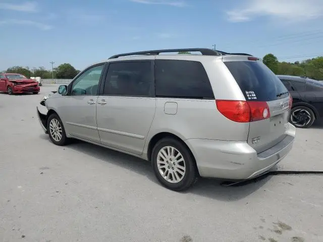 2010 TOYOTA SIENNA XLE  