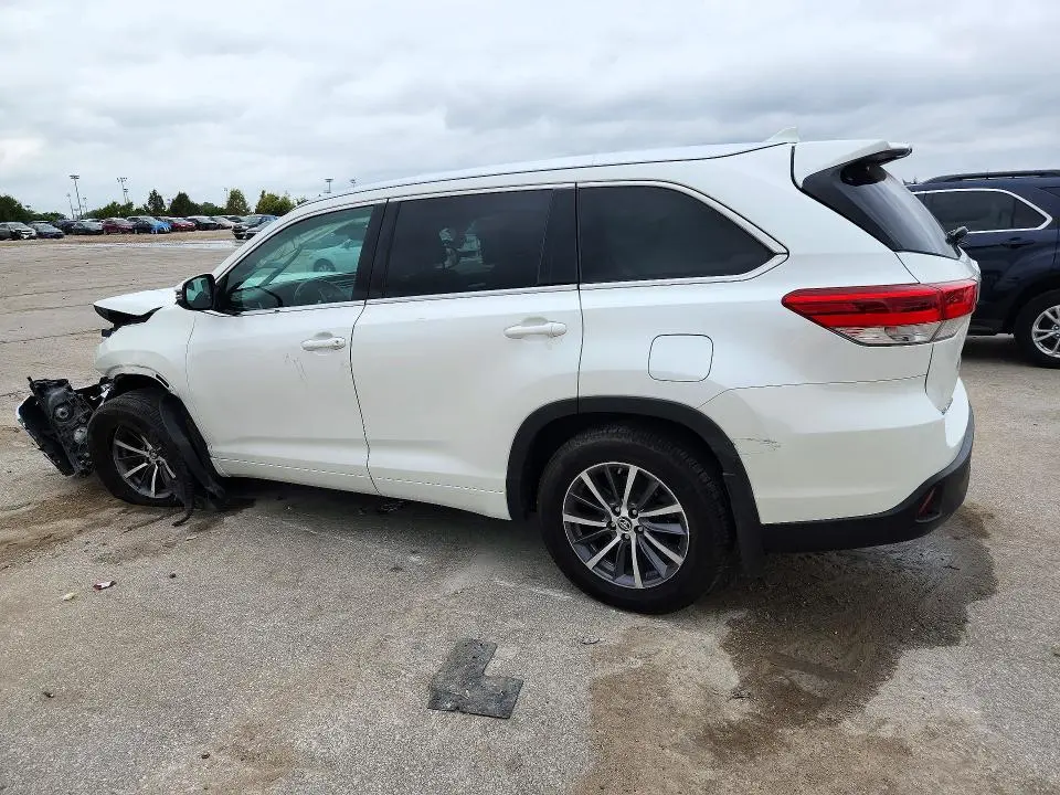 2018 TOYOTA HIGHLANDER XLE  