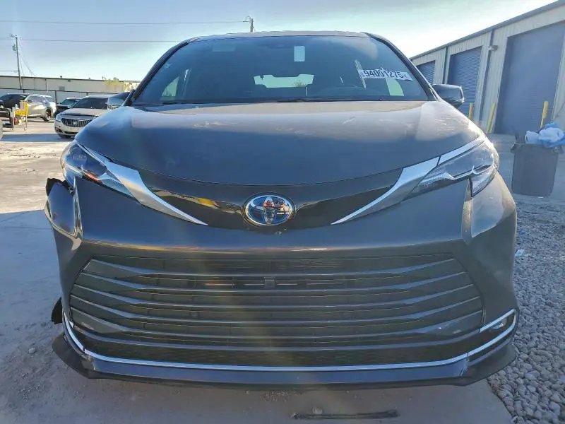 2025 TOYOTA SIENNA LIMITED  