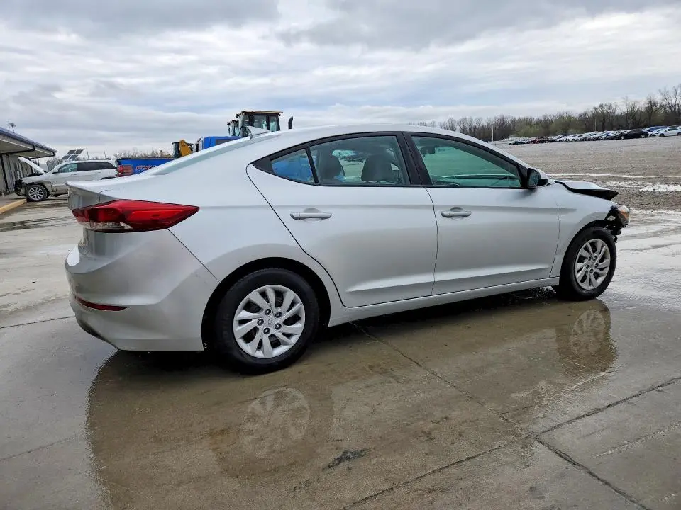 2017 HYUNDAI ELANTRA SE  