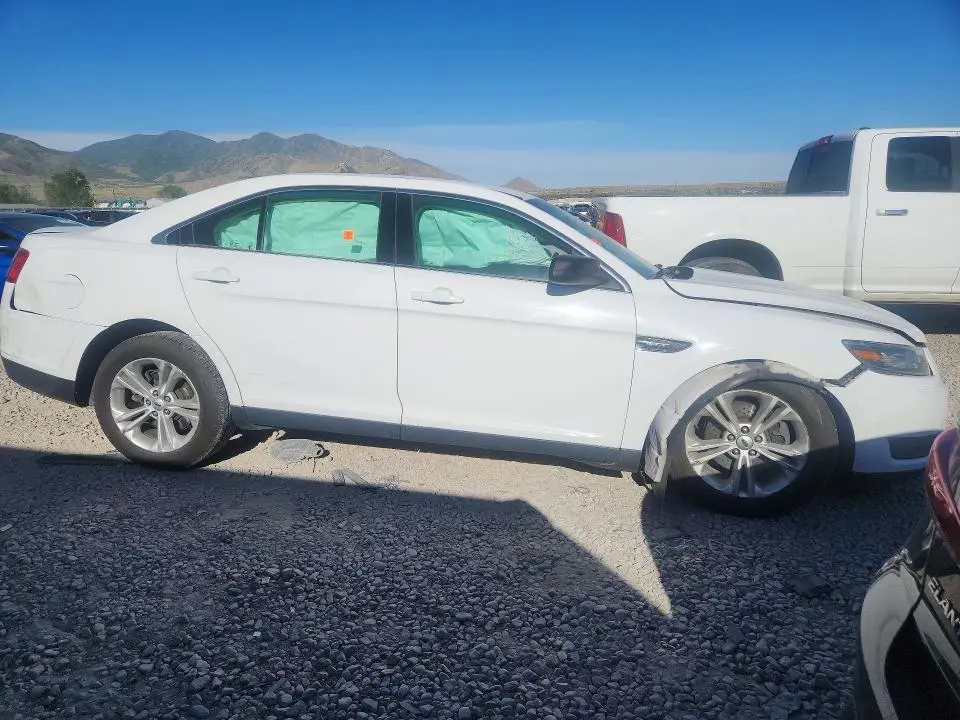 2016 FORD TAURUS SE  