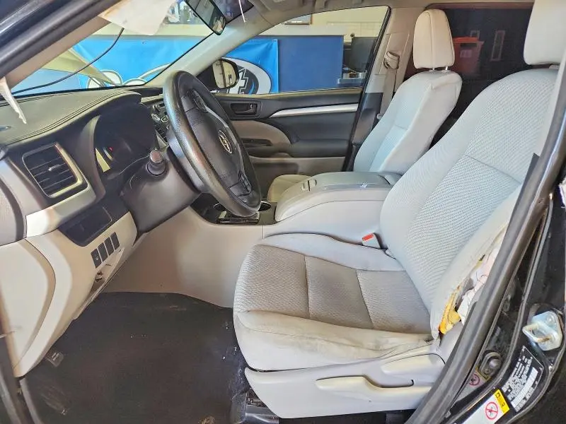 2015 TOYOTA HIGHLANDER LE  