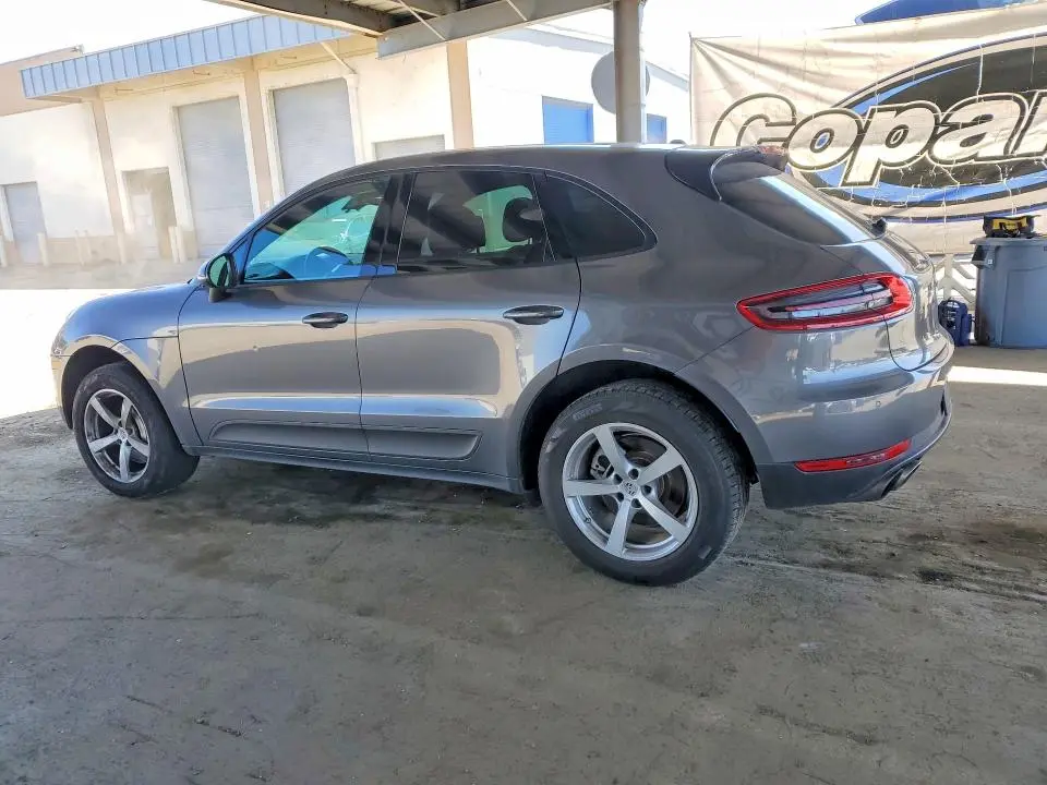 2015 PORSCHE MACAN   