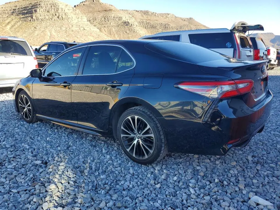 2018 TOYOTA CAMRY SE  