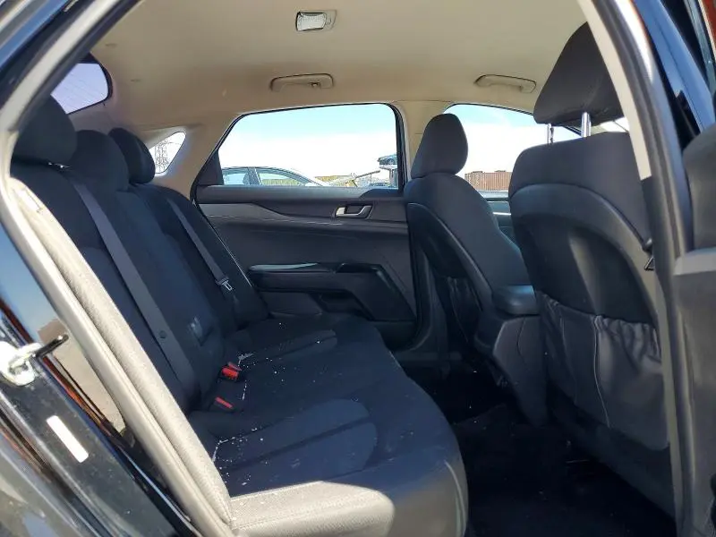 2022 KIA K5 LXS  