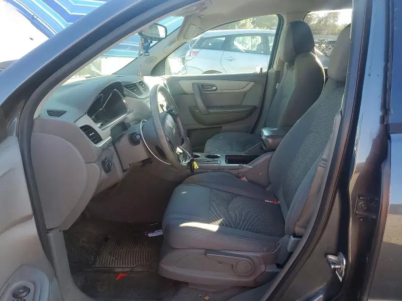 2013 CHEVROLET TRAVERSE LS  