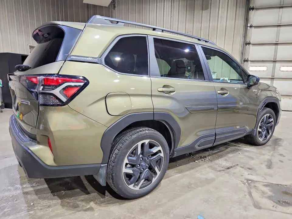 2025 SUBARU FORESTER LIMITED  