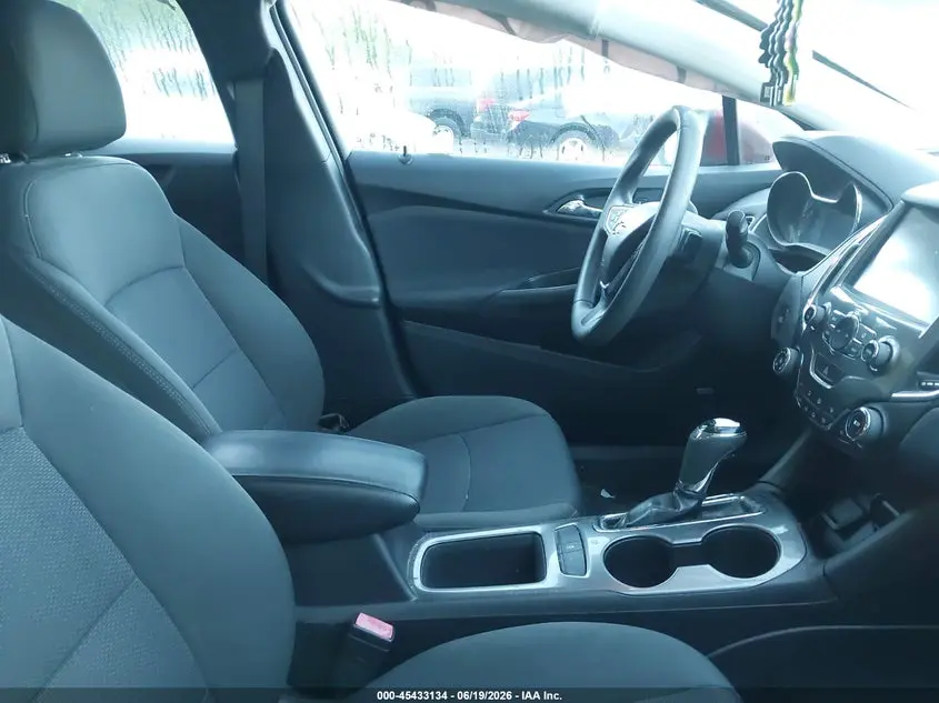 2018 CHEVROLET CRUZE LT AUTO