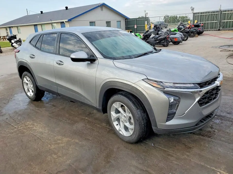 2025 CHEVROLET TRAX LS  