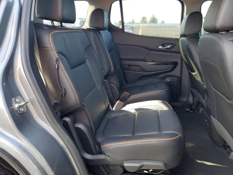 2021 GMC ACADIA AT4  