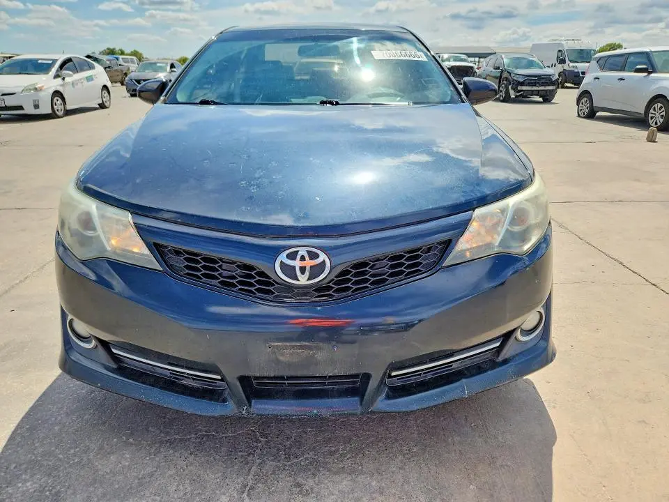 2014 TOYOTA CAMRY SE  