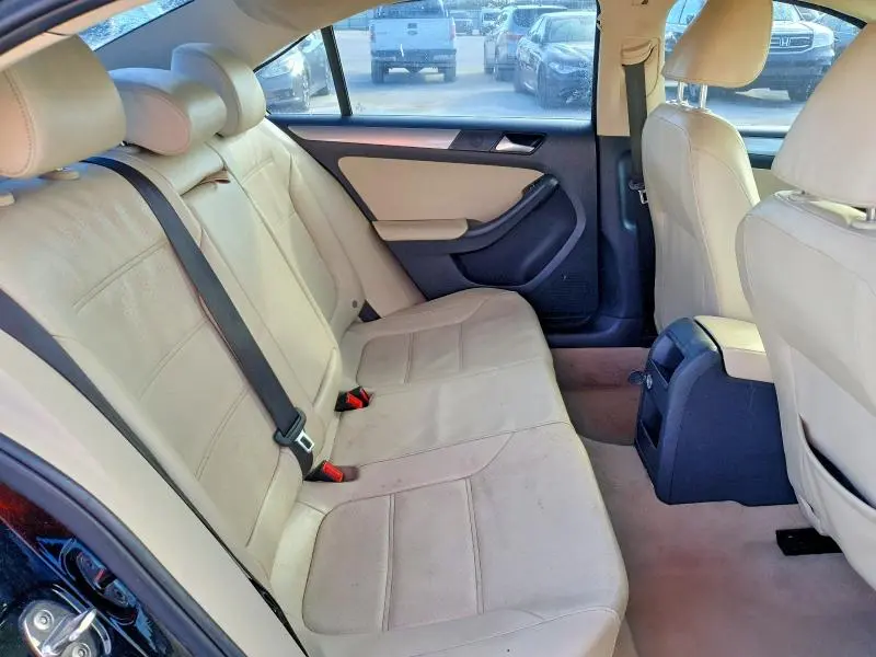 2016 VOLKSWAGEN JETTA SE  