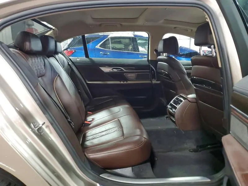 2016 BMW 750 XI  