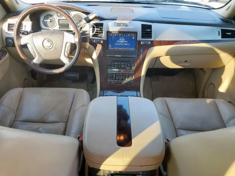2011 CADILLAC ESCALADE LUXURY  