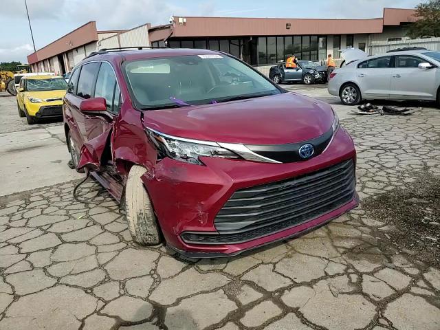 2021 TOYOTA SIENNA LE