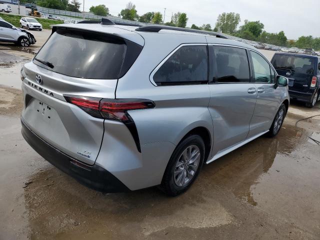 2022 TOYOTA SIENNA LE