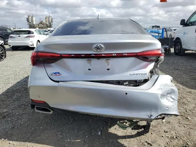 2019 TOYOTA AVALON XLE  