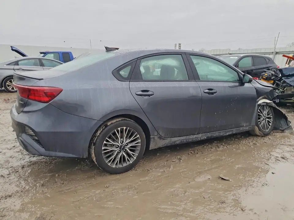 2024 KIA FORTE GT LINE  