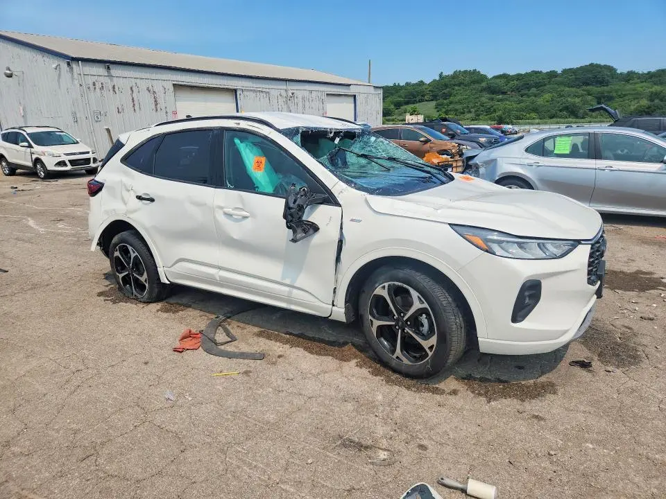 2024 FORD ESCAPE ST LINE SELECT  