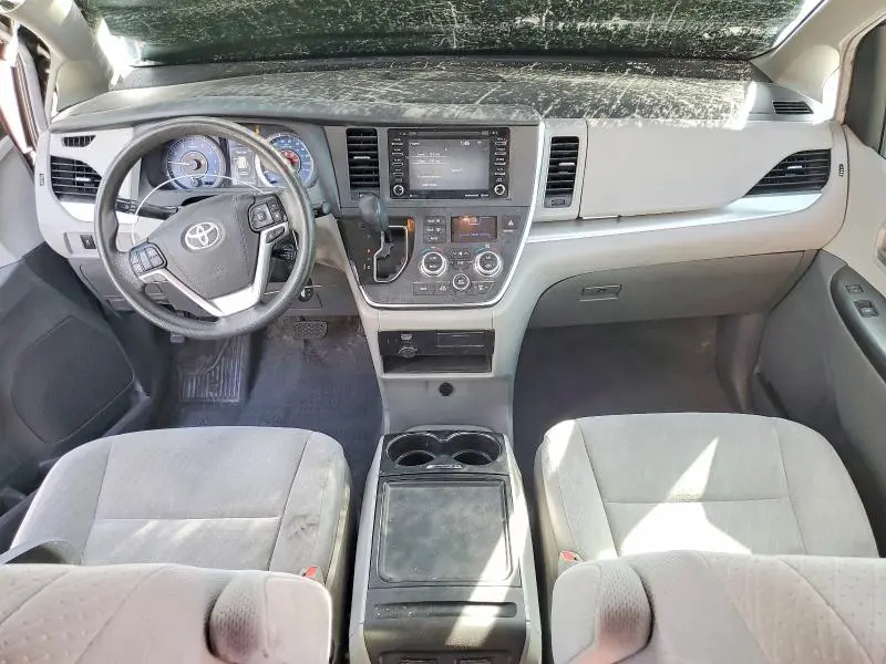 2019 TOYOTA SIENNA LE 8-PASSENGER  