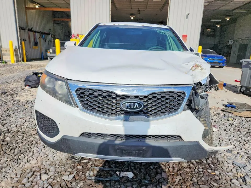 2011 KIA SORENTO LX  