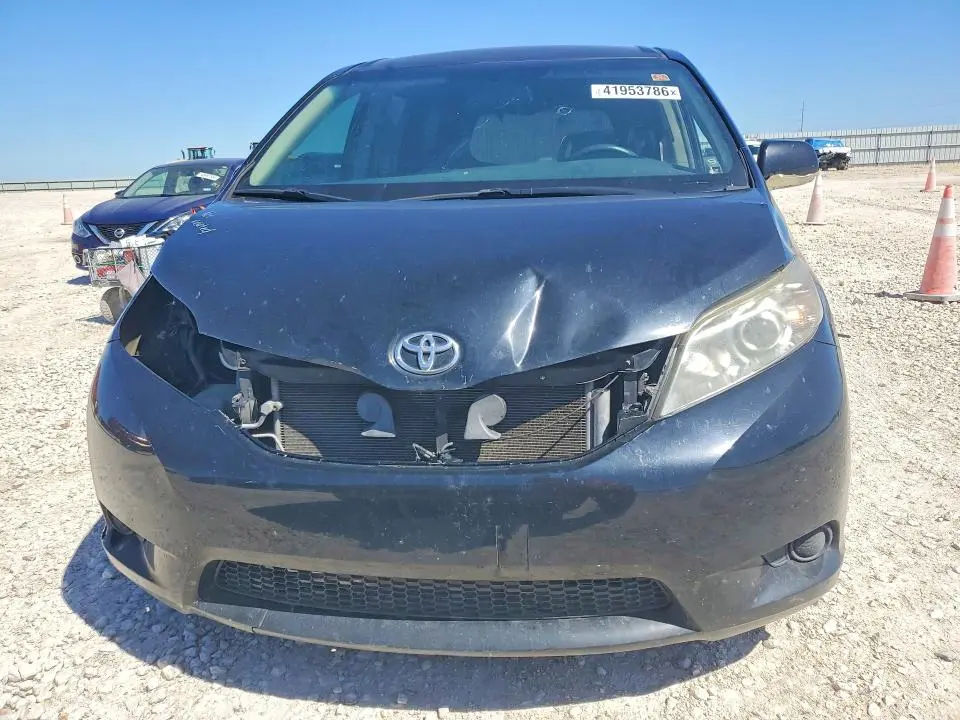 2016 TOYOTA SIENNA LE 8-PASSENGER  