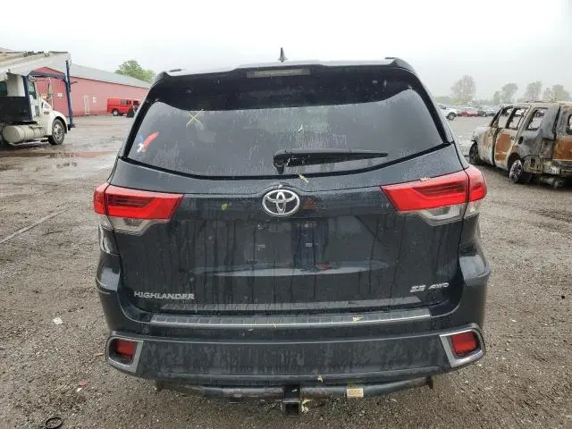 2018 TOYOTA HIGHLANDER SE  