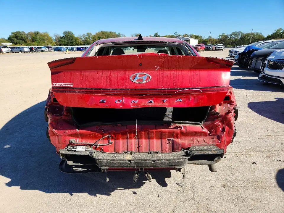 2021 HYUNDAI SONATA SE  