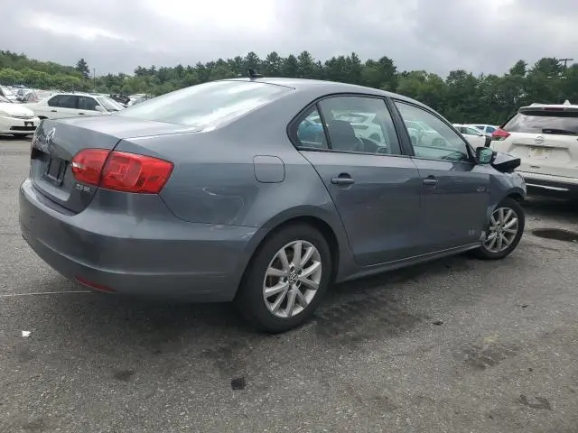 2011 VOLKSWAGEN JETTA SE  