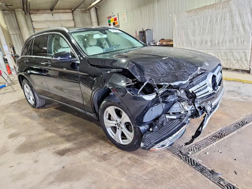 2018 MERCEDES-BENZ GLC 300 4MATIC  