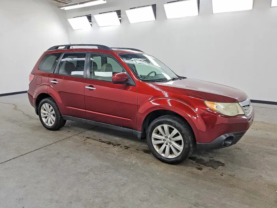 2013 SUBARU FORESTER LIMITED  