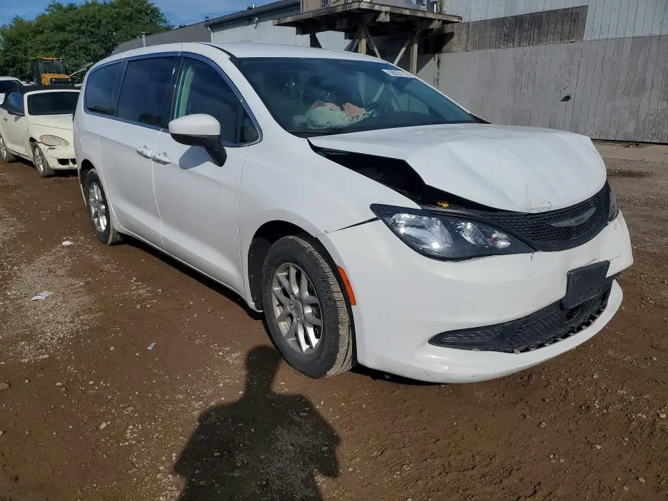 2022 CHRYSLER VOYAGER LX  
