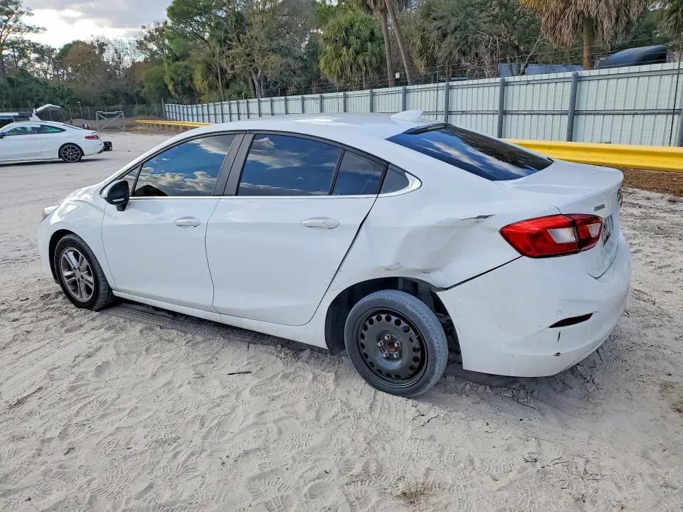 2018 CHEVROLET CRUZE LT  