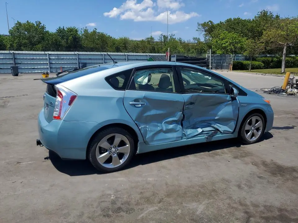 2013 TOYOTA PRIUS THREE  