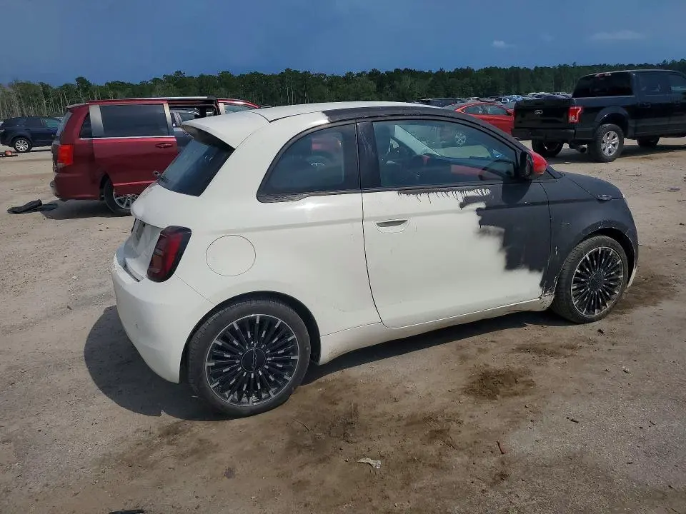 2024 FIAT 500 E RED  