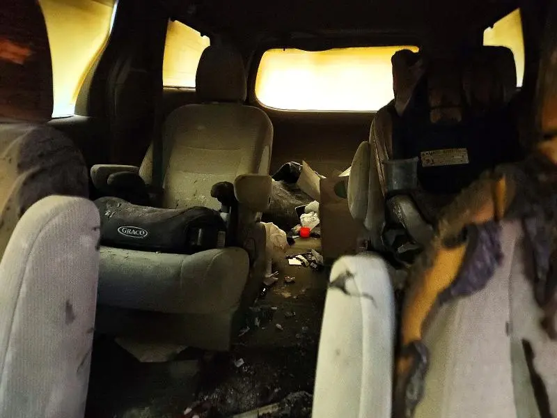 2015 TOYOTA SIENNA LE  