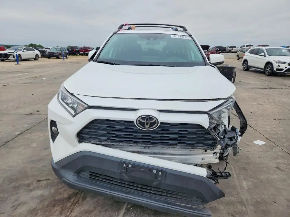 2021 TOYOTA RAV4 XLE  