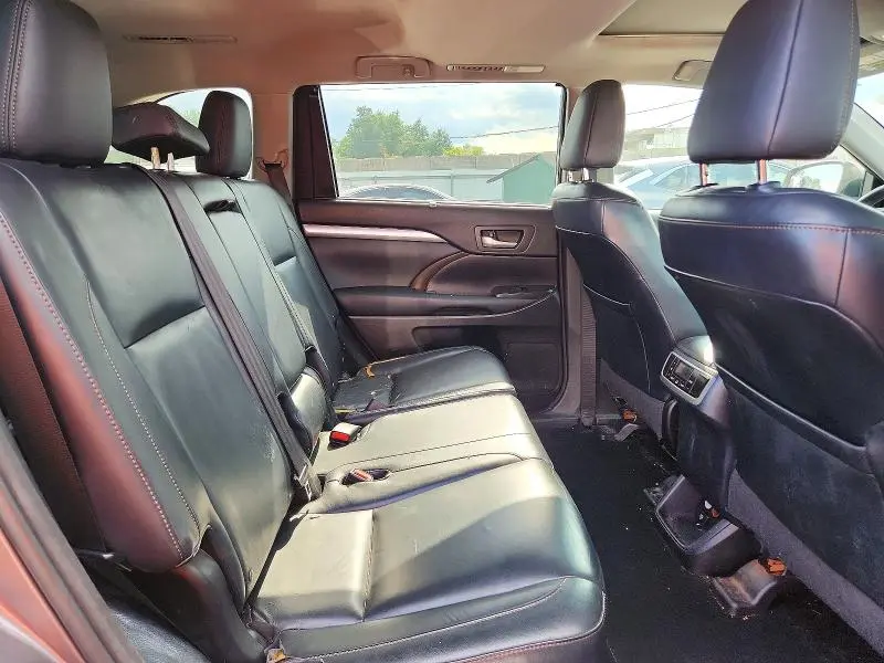 2015 TOYOTA HIGHLANDER XLE  