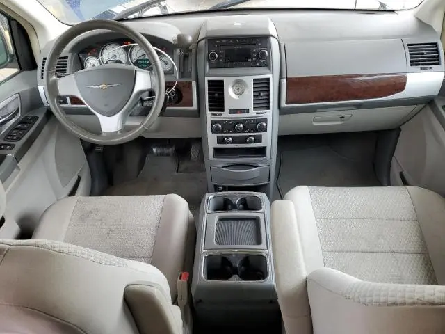 2010 CHRYSLER TOWN & COUNTRY TOURING  